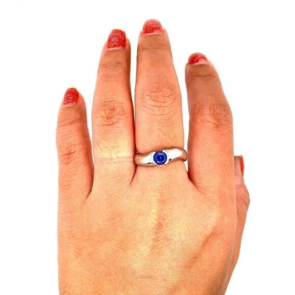 18k Sapphire Ring  - Picture 8 of 9
